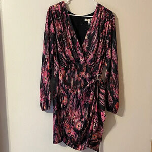 NWT Wayf Women’s Large Abstract LongSleeve Wrap Dress